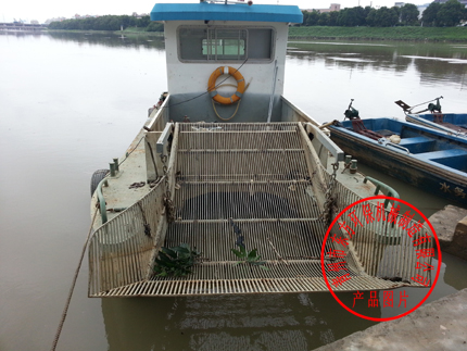 长春市新城湿地公园购买的DFBJ01简易型河道水面保洁船
