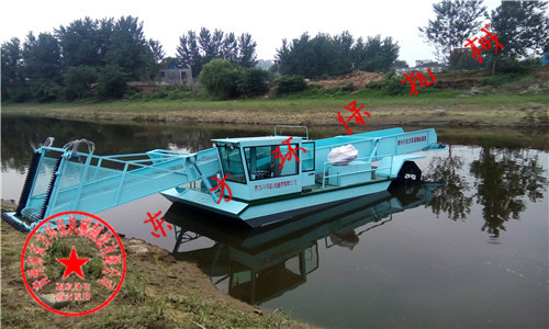 北京市汉石桥公园管理赤采购的DF-GC85型水草收割船后驱动型