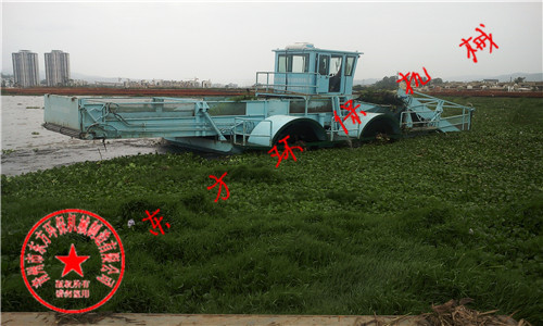 四川省南充市市水务局购买的DF-SHL110型全自动水葫芦打捞船